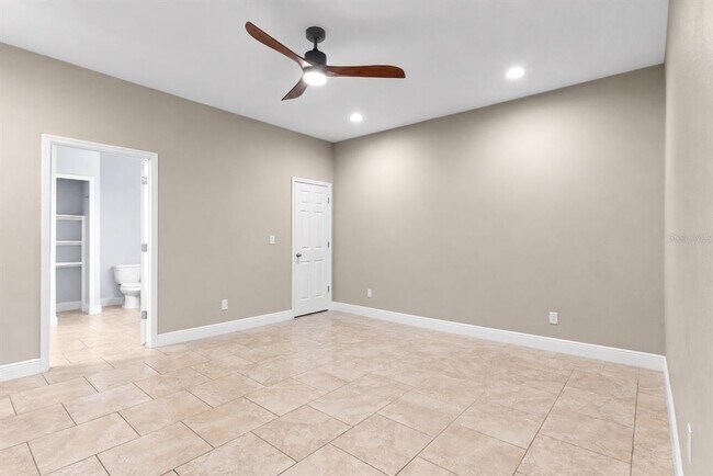 Building Photo - 6804 N Himes Ave
