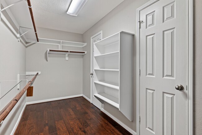 Building Photo - 18111 Williams Elm Dr