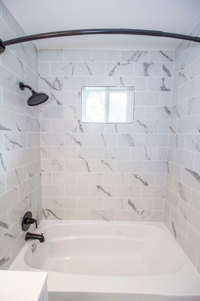 Building Photo - 4213 Kingsley Dr