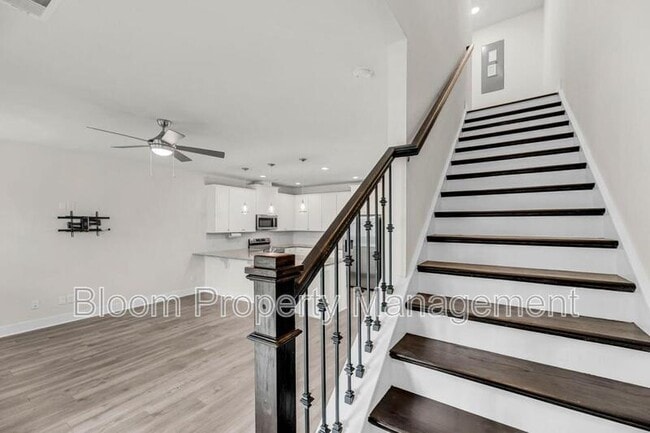 Building Photo - 7770 Park Gate Dr