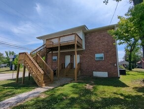 Building Photo - 2015 Duncan Ave