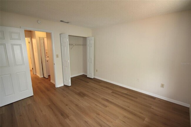 Building Photo - 185 Waterfall Way