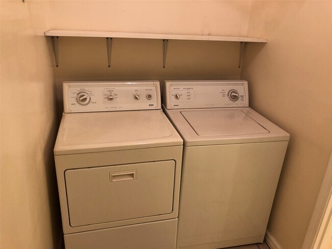 Building Photo - 4927 Leeland St