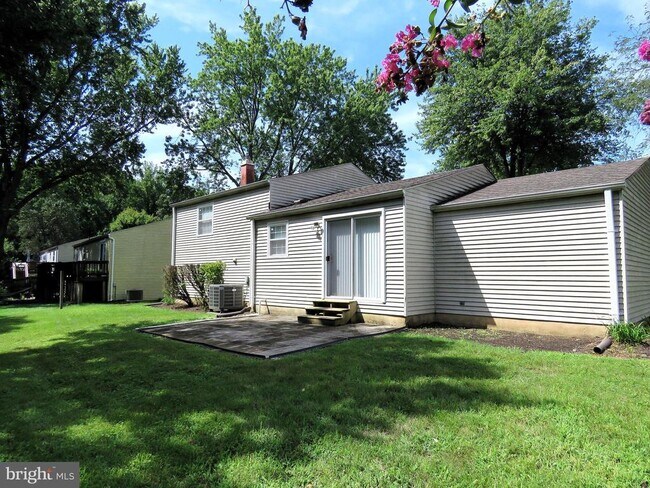 Building Photo - 7125 Vantage Dr