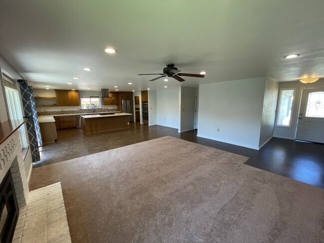 Building Photo - 2409 32nd St