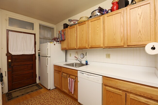 Building Photo - 4871 N Talman Ave