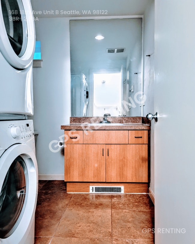 Building Photo - 168 18th Ave