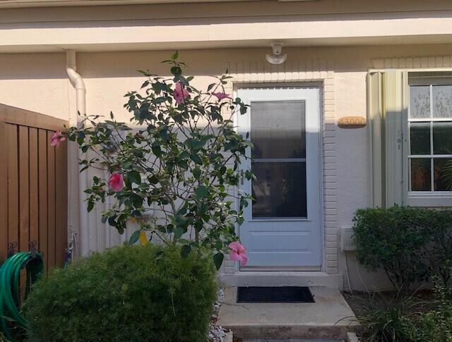 Building Photo - 4300 Hazel Ave