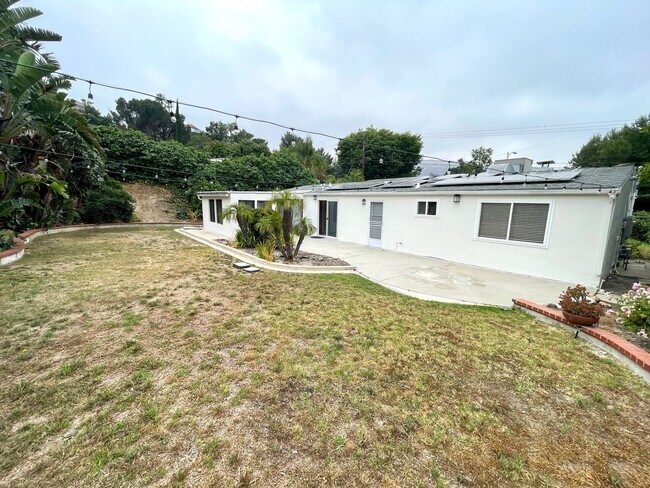 Building Photo - Beautiful house, 2bd+den/1.5ba HOME on the hillside of Granada Hills.