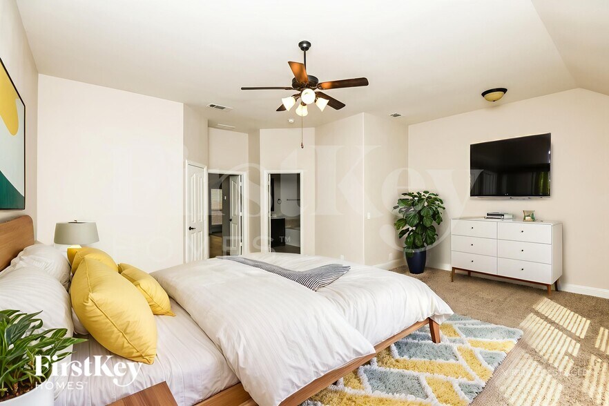 Building Photo - 826 Graham Dr