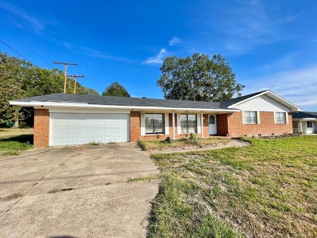 Building Photo - 136 Rwe Jones Dr