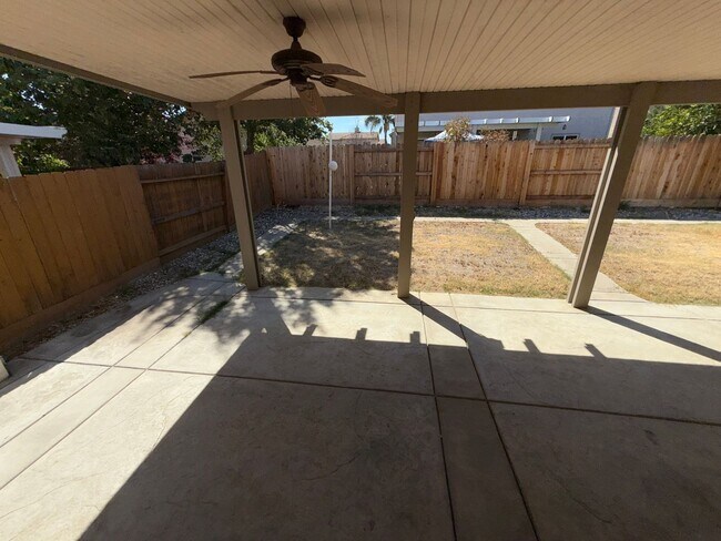 Building Photo - 6220 Orchard Hill Way
