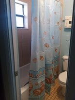 Building Photo - 1101 NE 5th Ter