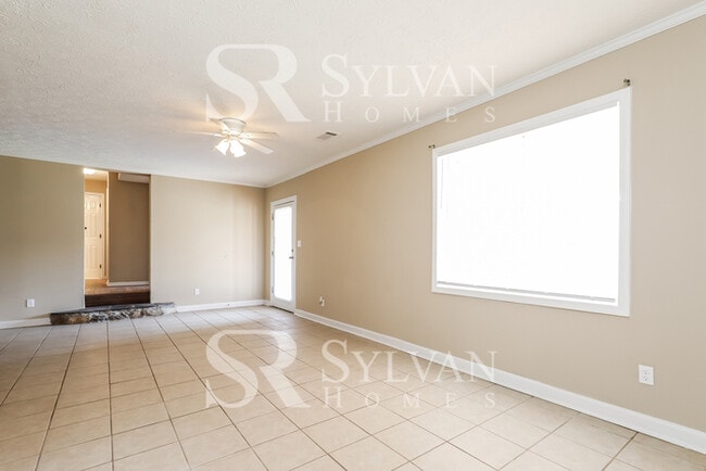 Building Photo - This charming home is ready for you!