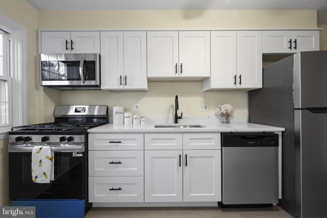 Building Photo - 132 Overbrook Rd