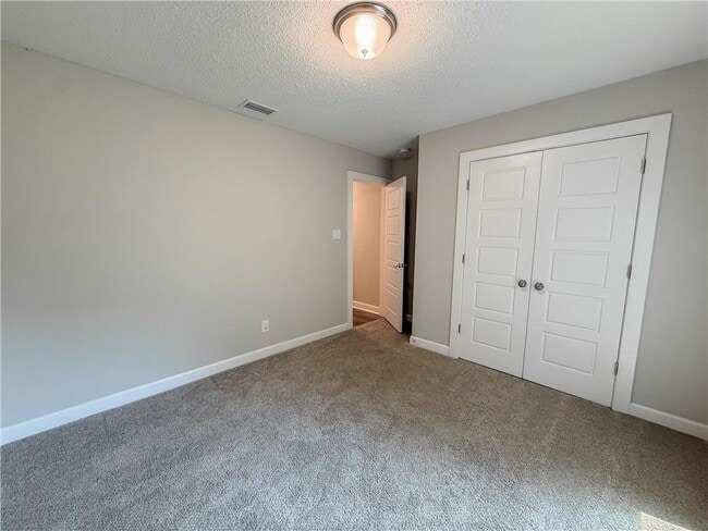 Building Photo - 733 Hale Rd