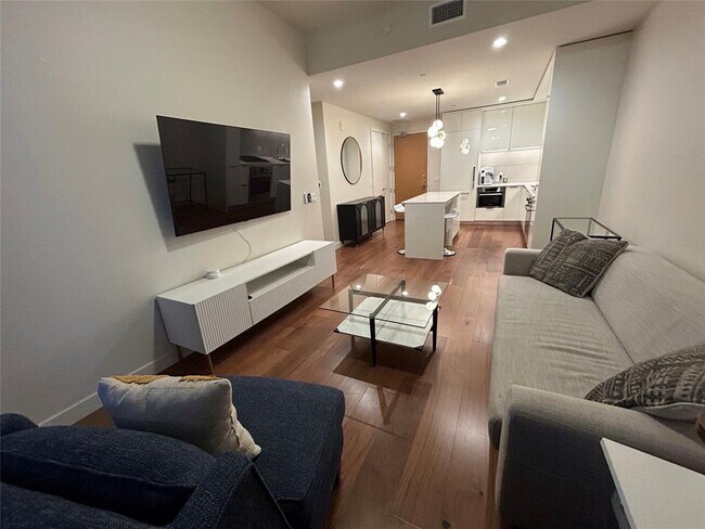 Building Photo - 44 East Ave