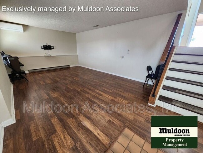 Building Photo - 654 S Bellflower Dr