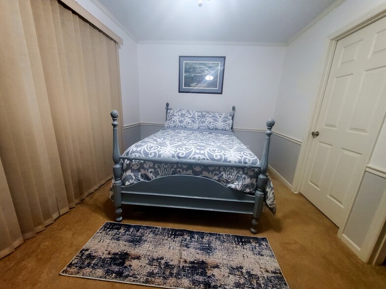 Third Bedroom - 250 Olde Vineyard Ct