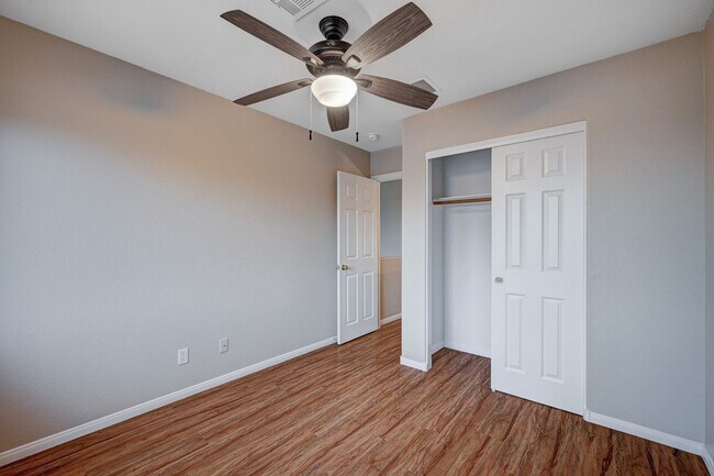 Building Photo - Three Bedroom Home in Spring Mountain Ranch