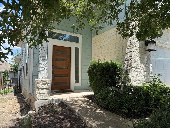 Building Photo - 7206 Tybalt St
