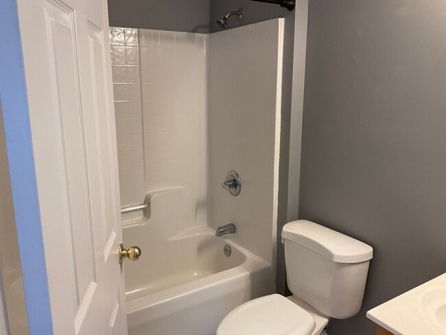 Building Photo - Home with 3 Bedrooms, 2 Baths & Single Attached Garage in Catawba NC