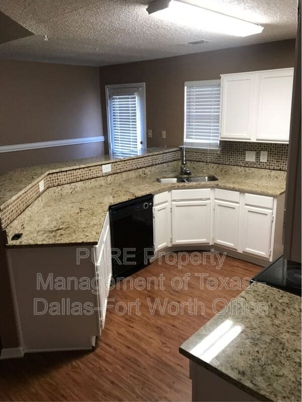 Building Photo - 6004 Meadowside Trail