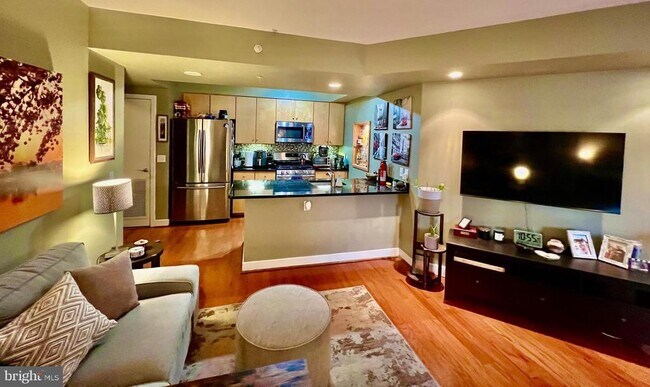 Building Photo - 1117 10th St NW