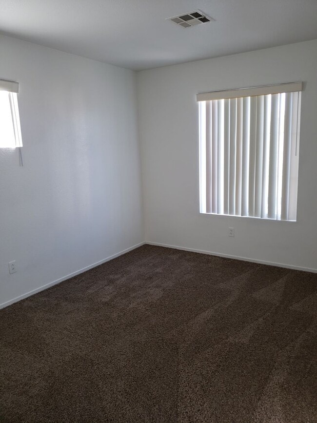 Building Photo - ADORABLE 2 STORY CORNER HOME