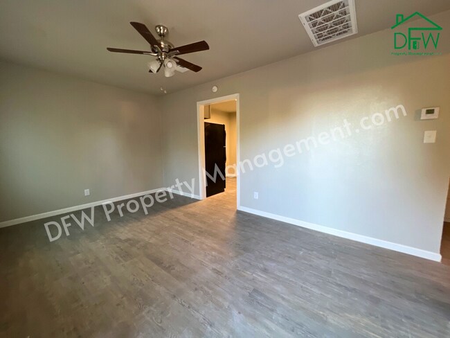 Building Photo - 1605 NW Irwin Ave