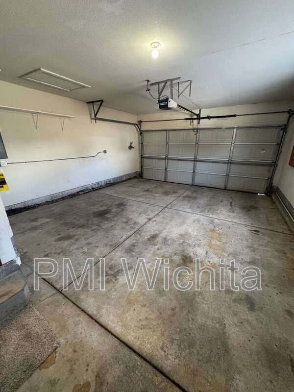 Building Photo - 235 S Willo-Esque Ct