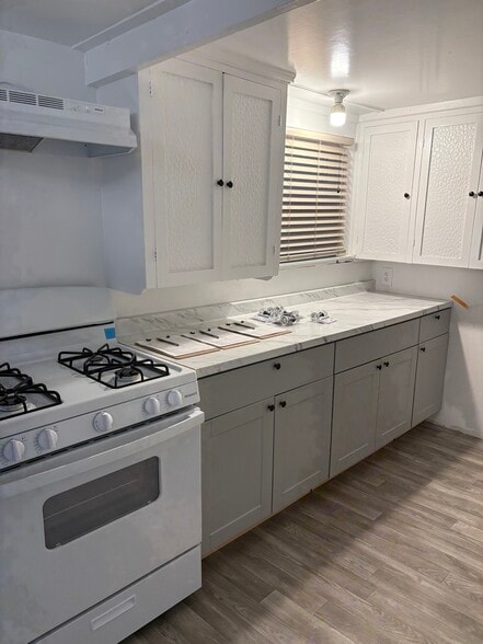 Kitchen - 514 Kaweah St