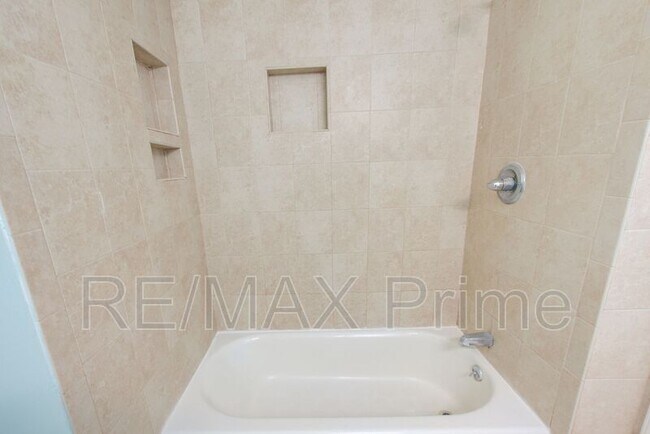 Building Photo - 321 Patrician Dr