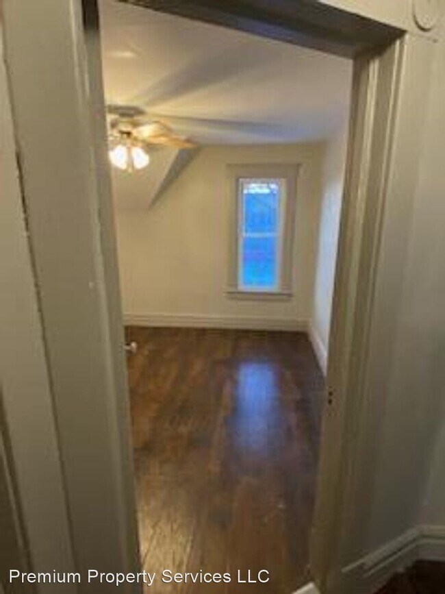 Building Photo - 3 br, 1 bath House - 1121 Oak Street