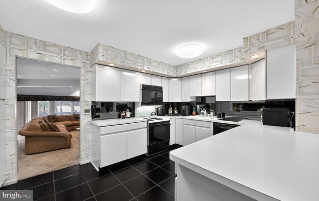Building Photo - 203 Sunshine Lakes Dr