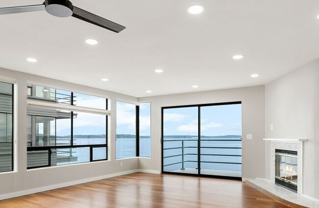 Building Photo - Stunning ALKI WATERFRONT Condo Overlooking Majestic Puget Sound!