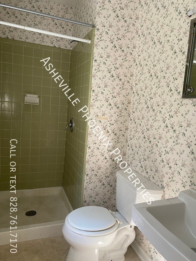 Building Photo - 17 Brookcliff Dr