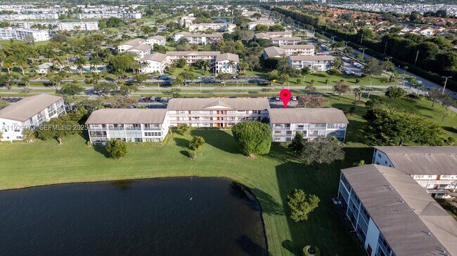 Building Photo - 130 Brighton Dr