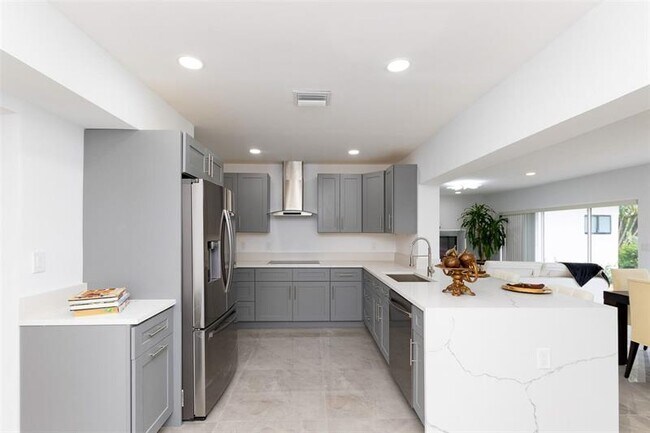 Building Photo - 5109 Banyan Ln