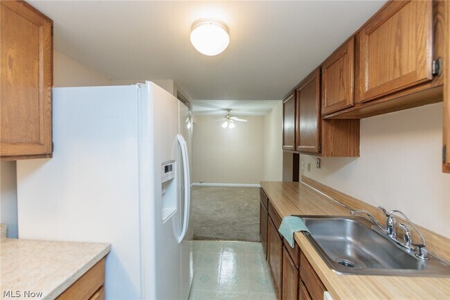 Building Photo - 3265 Mayfield Rd