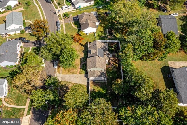 Building Photo - 316 Farmdale Rd