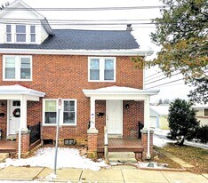 Building Photo - 221 Arch St