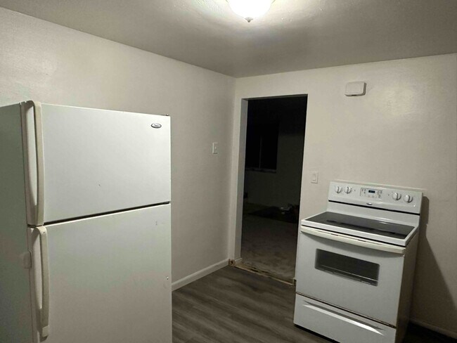 Building Photo - 9534 Glendale Rd