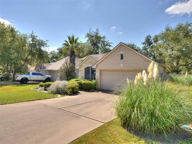 Building Photo - 11 Troon Dr