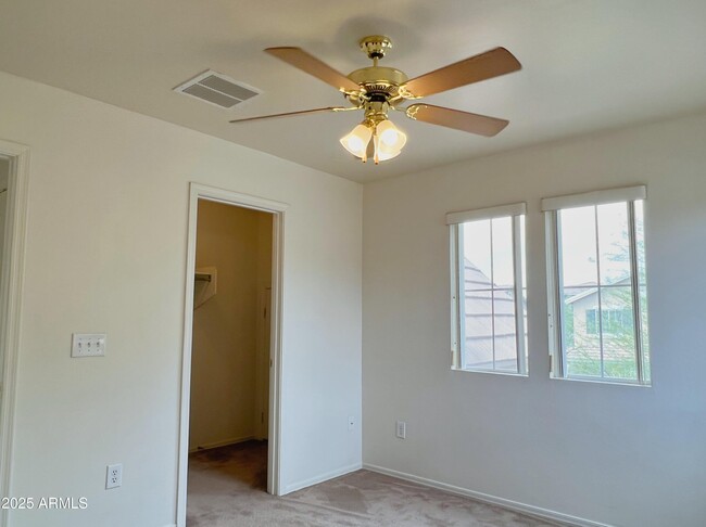 Building Photo - 3041 W Darien Way