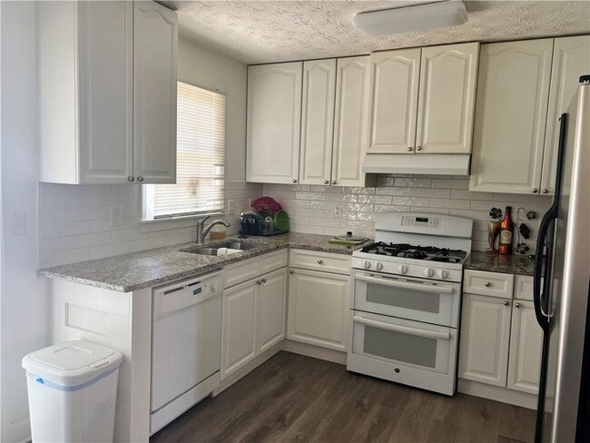 Building Photo - 4648 Candlewyck Way