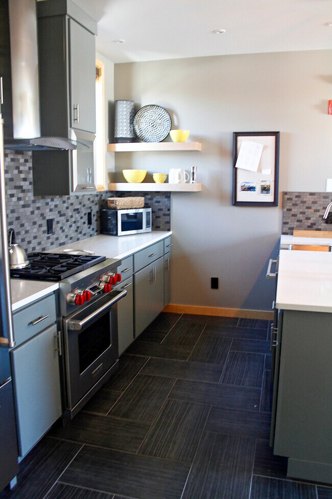 Building Photo - 517 Ocean House Rd