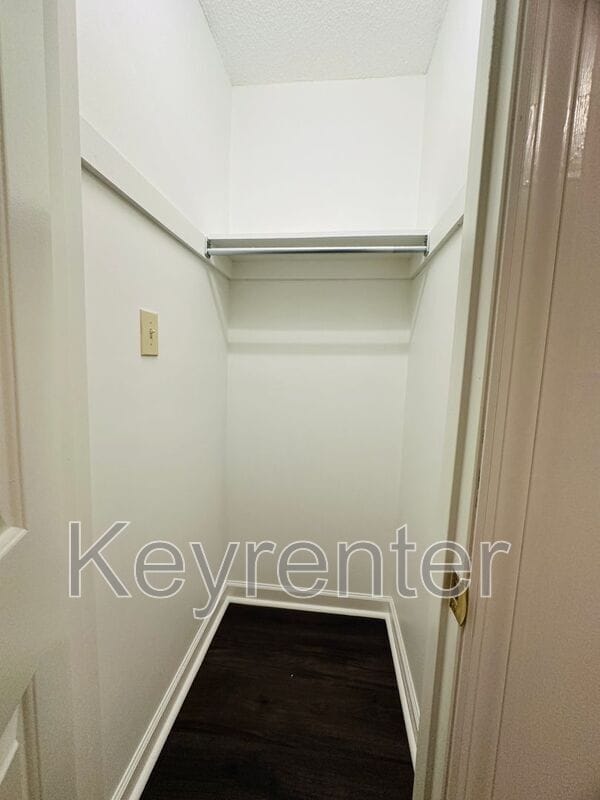 Building Photo - 132 Durwood Rd