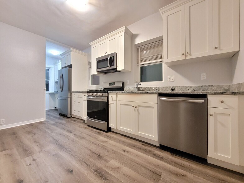 Building Photo - 72 Myrtle St