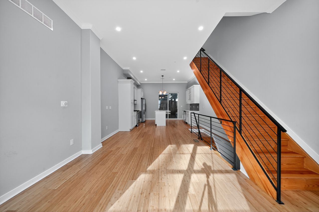 Building Photo - 1518 S 25th St